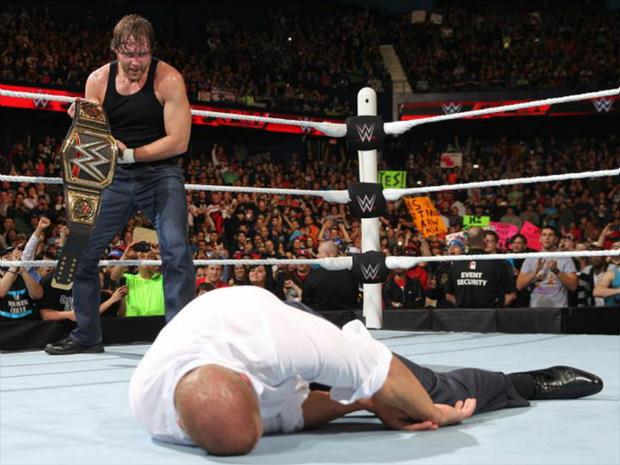 Dean Ambrose enfrentará Triple H pelo cinturão mundial peso-pesado da empresa no Roadblock 