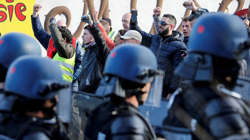 Protestos e greves: dois meses e meio após a imposição pelo governo de reforma das leis trabalhistas, a tensão tem aumentado nos últimos dias