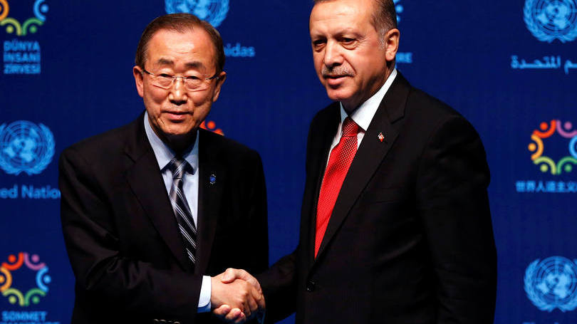Ban Ki-moon e Erdogan: "É decepcionante que alguns líderes do mundo não tenham podido estar aqui, salvo a chanceler alemã"