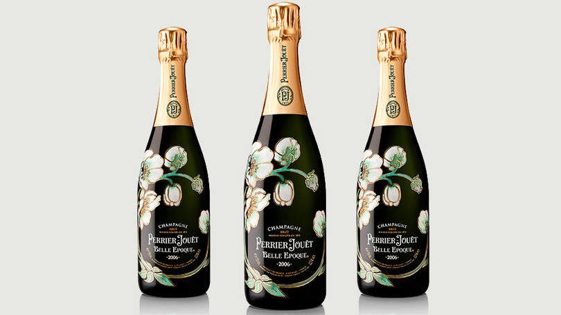 Para casais que adoram requinte

Se comemorar com requinte for o lema, este champanhe safrado Perrier-Jouët Belle Epoque Brut é uma excelente opção. A bebida é produzida a partir de uvas de safras consideradas excepcionais: Chardonnay, Pinot Noir e Pinot Meunier