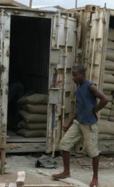 O responsável explicou que os camiões foram impedidos em função de um despacho do Ministro da Economia da RDC sobre a suspensão de importações de cimento 