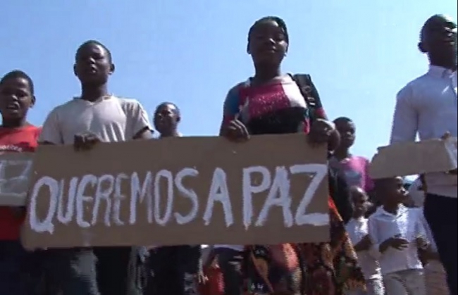 MAPUTO: CENTENAS DE PESSOAS REZARAM PELA PAZ E ESTABILIDADE EM MOÇAMBIQUE