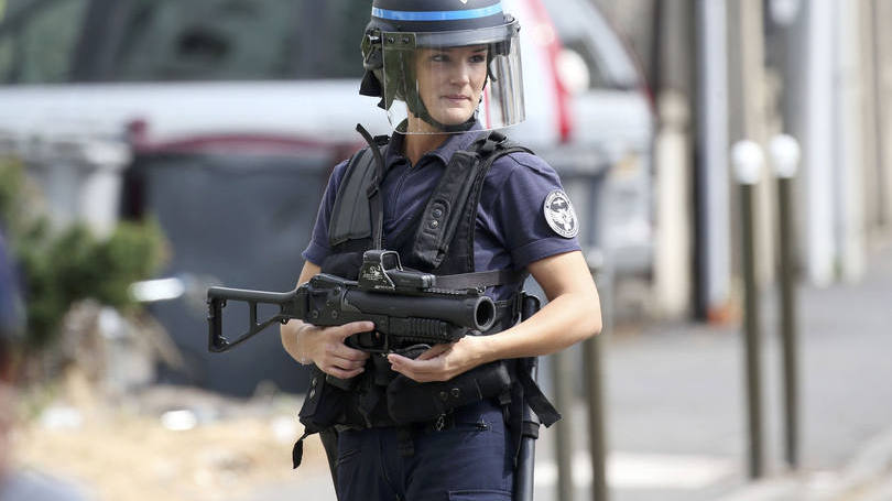 Polícia Francesa: a emissora especificou que a ação policial não tem relação com o suposto terrorista detido em março nos arredores de Paris