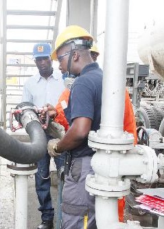  Petróleo: Angola Reduz produção em 78 mil barris/dia