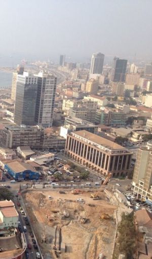 Mercados externos olham para a dívida de Angola com interesse