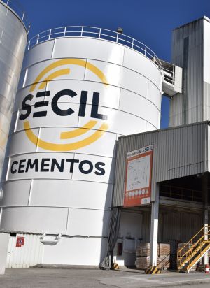 Empresa português pondera compra de 49% da Secil Lobito