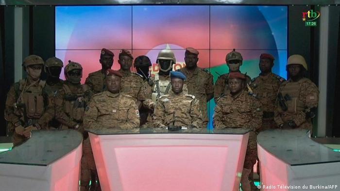 Militares tomam o poder no Burkina Faso
