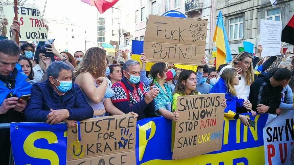 Milhares de portugueses e ucranianos manifestam-se pela paz e contra a invasão russa