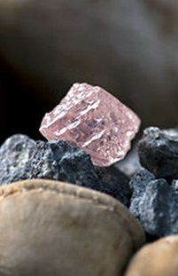 Ministério revitaliza política de venda de diamantes brutos