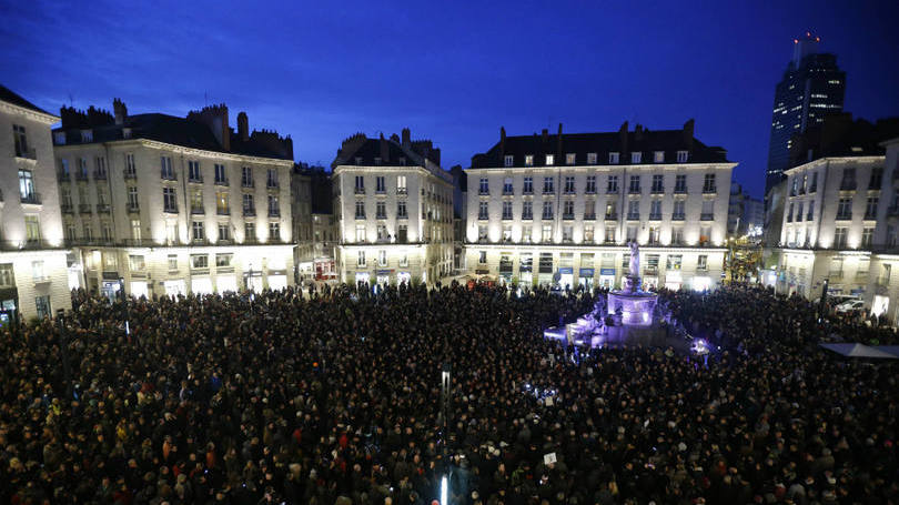 reuniu a maior multidão em Paris desde a libertação da cidade da Alemanha nazista, em 1944.