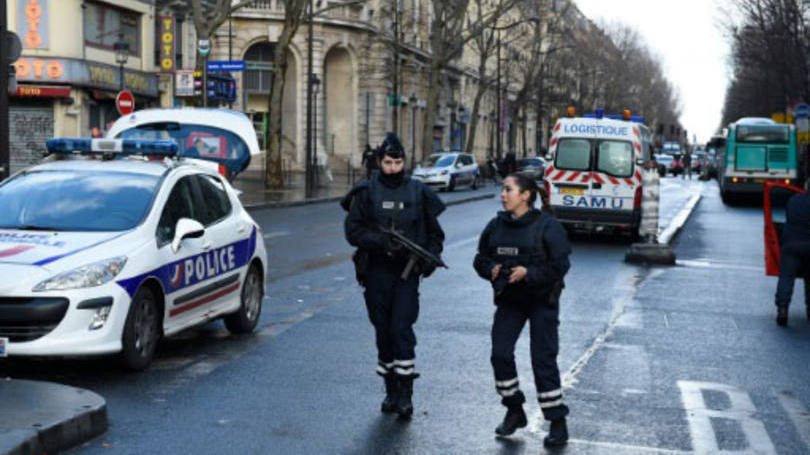 Polícia de Paris: os alunos das escolas Charlemagne, Fénelon, Montaigne, Condorcet, Henri IV e Louis le Grand foram evacuados em segurança