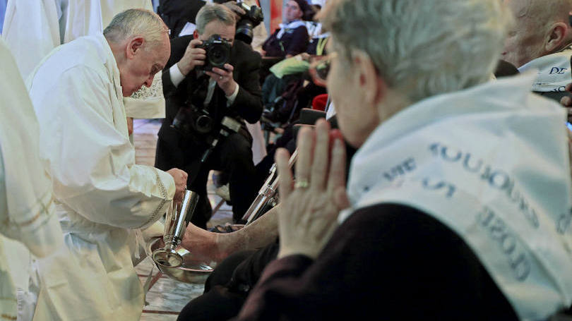 Papa Francisco durante cerimônia do lava pés no Vaticano