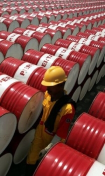 Preço do petróleo cai 7% com negociações na OPEP sem avanços