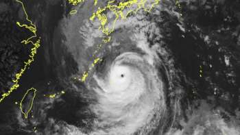 Tufão deixa rasto de destruição no Japão