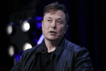 Tesla planeia produzir em massa robôs táxis em 2024
