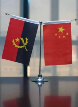 Dívida à China vale 20% do PIB