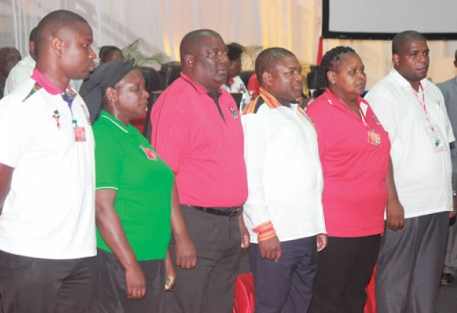 Comité Central para a área económica e António Niquice para a Mobilização e Propaganda.