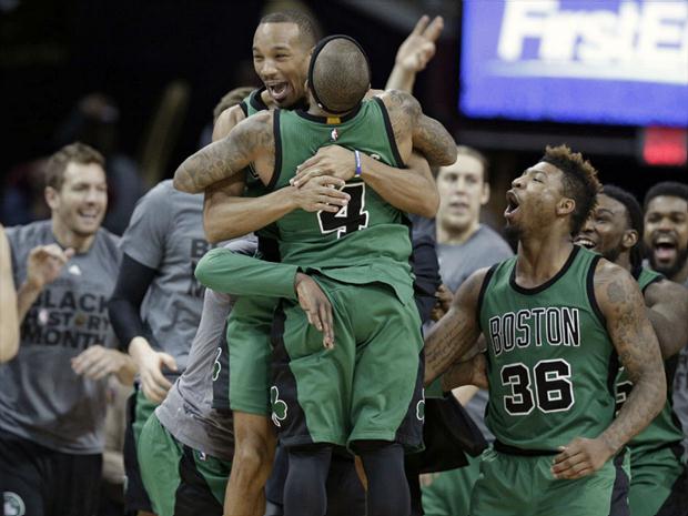 Jogando em casa, franquia de Cleveland acabou derrotado pelos rivais de Boston por 104 a 103, com cesta de Avery Bradley no último lance