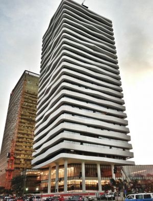 Quanto aos resultados, o activo total dos bancos cresceu 17% em 2015