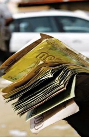 Cidadãos queixam-se do mau estado de cédulas do Kwanza