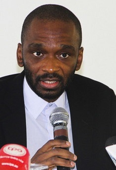 A Economist Intelligence Unit (EIU) considera que o porto de águas profundas em Cabinda "deve causar alguma controvérsia" devido às ligações entre o presidente do Fundo Soberano de Angola (FSDEA) e o do Porto do Caio, responsável pelo projecto.