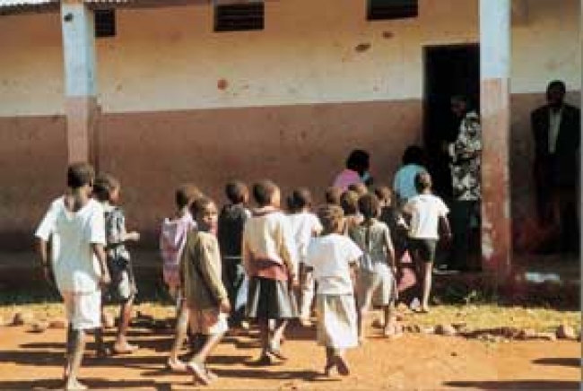 TETE: 300 ALUNOS DE NCONDEZI REGRESSAM ÀS AULAS NA SEQUÊNCIA DA PRORROGAÇÃO DA TRÉGUA