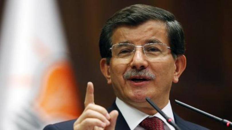 Ahmet Davutoglu: "Enquanto se negociava (a paz na Síria), um míssil lançado pela Rússia desde as águas do mar Cáspio caiu sobre um hospital"