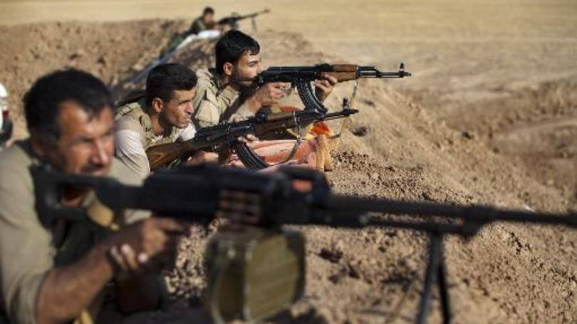 Combatentes curdos: paralelamente, as forças da Turquia continuaram hoje a bombardear as cidades de Deir Jamal e Meneg