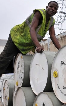 A Nigéria, principal concorrente juntamente com Angola ao topo da liderança da produção petrolífera no continente até viu a produção aumentar em 101,8 mil barris por dia, 