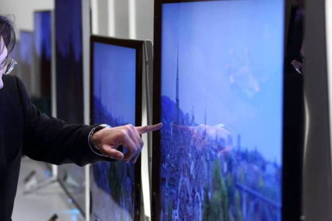 A interação realizada no programa servirá para aumentar seu vocabulário e contribuir para uma melhora de sua inteligência artificial