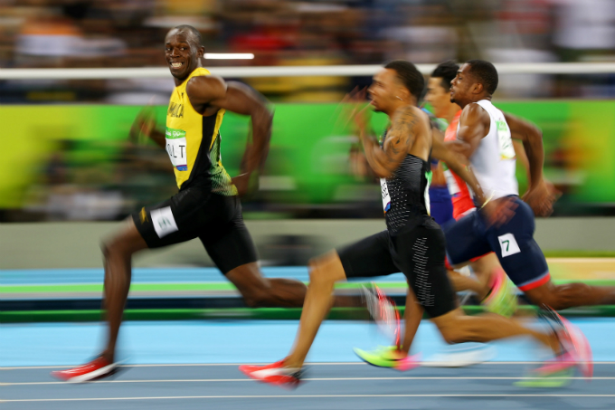 Bolt vai pendurar a sapatilha depois do campeonato mundial de Londres em agosto, fechando a cortina de uma carreira que produziu oito ouros olímpicos