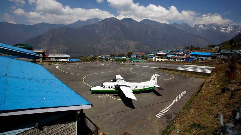 Avião da Tara Air no aeroporto de Tenzing Hillary, no Nepal: a companhia aérea anunciou que 23 pessoas estavam a bordo