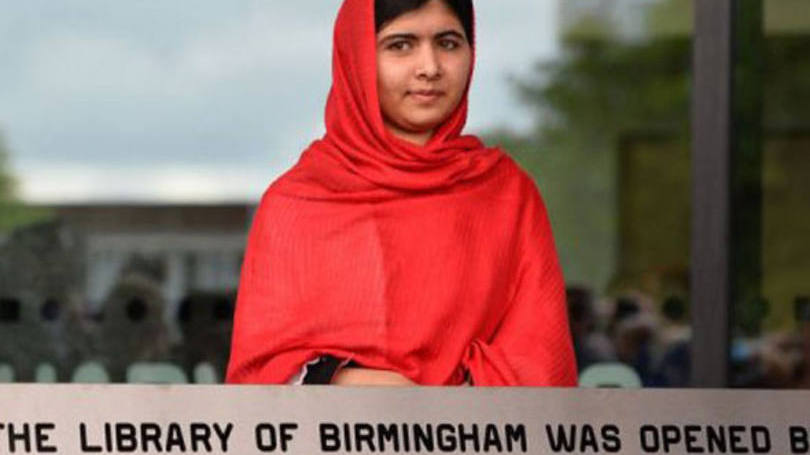 Malala Yousafzai, estudante paquistanesa que já foi baleada pelo taleban: o grupo se opõe à educação das mulheres