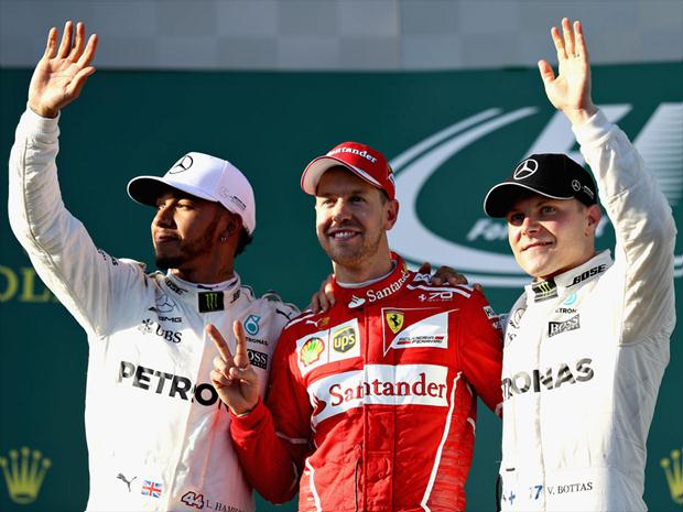 Depois de largar atrás de Lewis Hamilton, da Mercedes, o alemão, a bordo de sua Ferrari, aproveitou as oportunidades e superou o britânico na primeira etapa do ano, no GP da Austrália