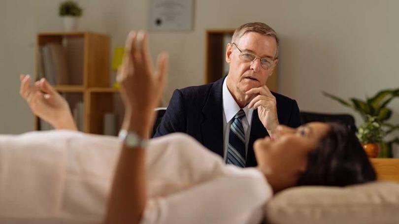 Saúde mental: ao navegar pelo app, é possível desde localizar profissionais pelo Brasil até ver como solicitar medicamentos de alto custo