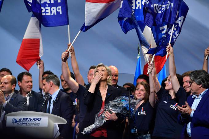 A filha de Jean-Marie Le Pen está convencida de que se tornará a primeira presidente mulher do país