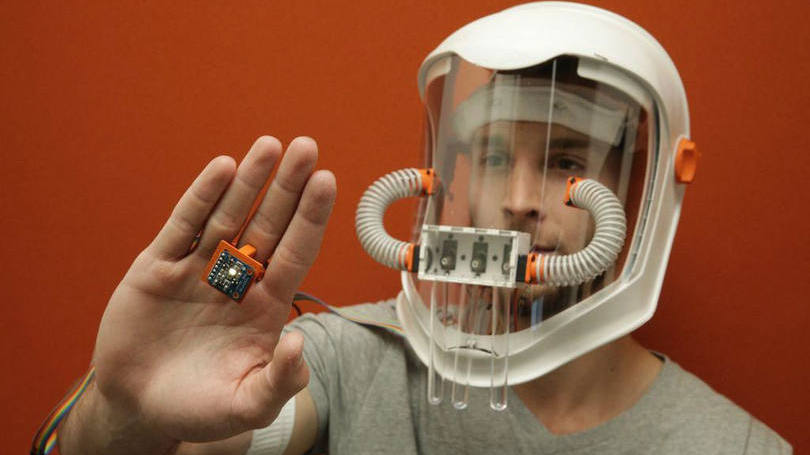 Máscara da sinestesia: o cheiro exalado depende da programação feita por cada pessoa