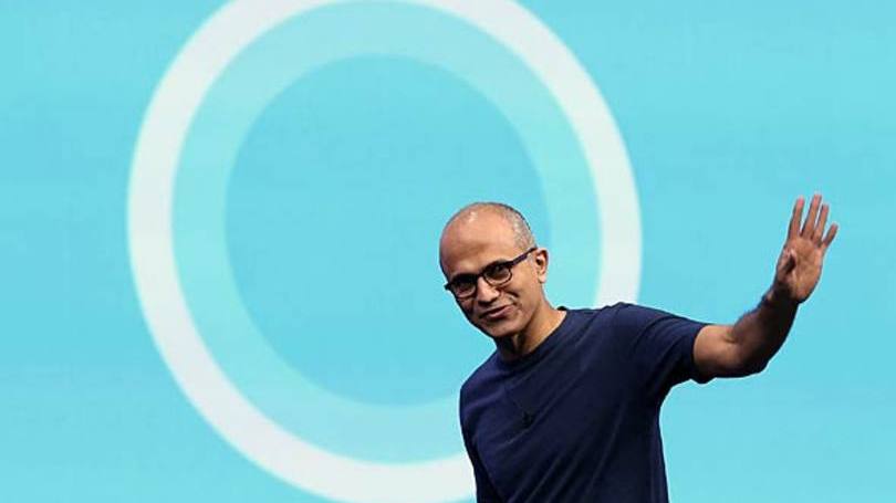 Satya Nadella e o ícone da Cortana: a assistente falante é novidade no Windows 10