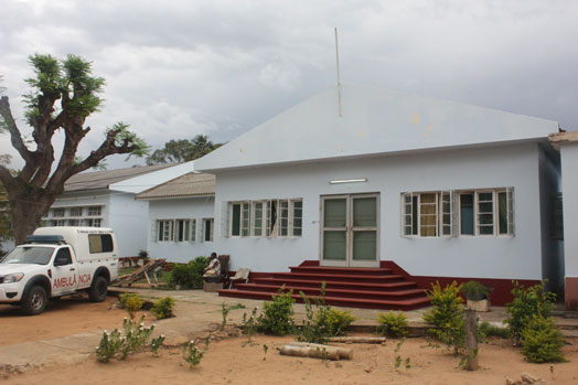 Estes factos fazem com que os doentes passem várias horas à espera de atendimento, conforme reconheceu o director clínico desta unidade hospitalar,