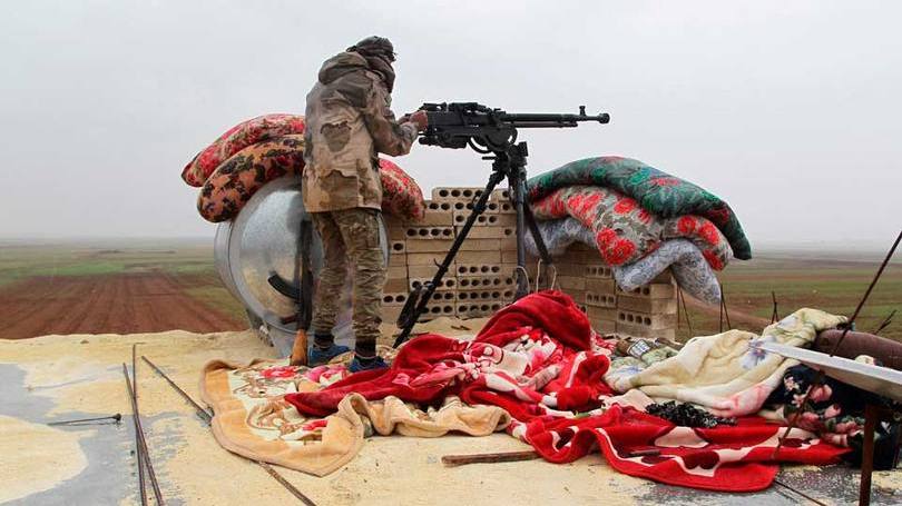 Soldado sírio: outro alvo da aviação russa foi as imediações da cidade de Al Qariatain, dominada pelo EI