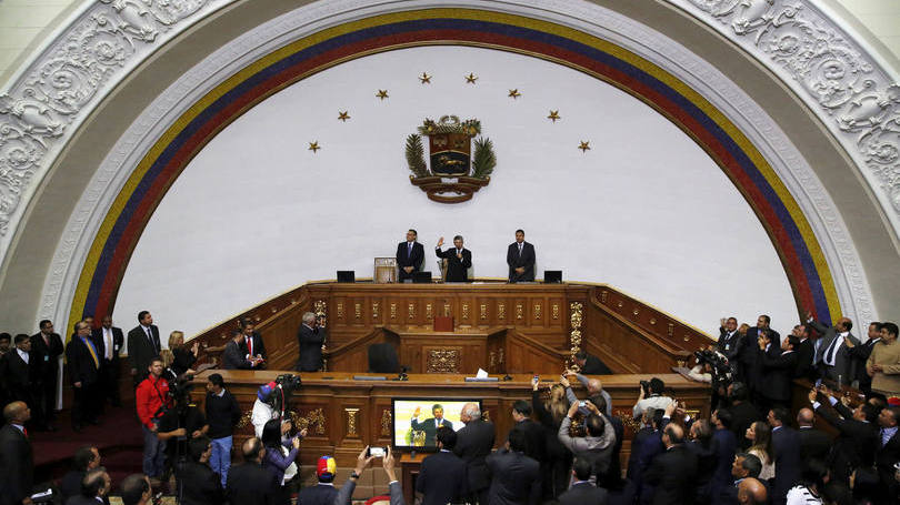 Parlamento: "Esta lei pretende estabelecer as bases para a reconciliação nacional", afirmou a deputada Delsa Solórzano