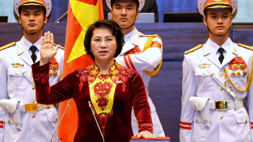 Nguyen Thi Kim Ngan: a nova presidente do Legislativo passou pelos ministérios de Finanças e Trabalho, Inválidos de Guerra e Assuntos Sociais