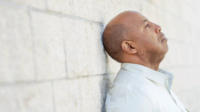 Ansiedade: especialistas oferecem conselhos para lidar com a ansiedade nessa fase da vida, quando divórcio, luto e problemas financeiros costumam ser comuns