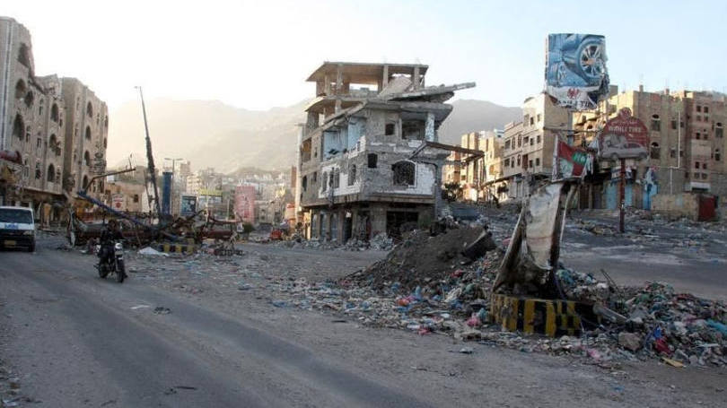 Iêmen: militantes da Al Qaeda teriam sido feridos e mortos após ataque de avião, segundo autoridade local