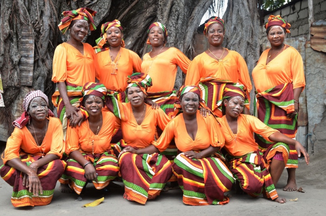 EXPOSIÇÃO MISTA EM HOMENAGEM Á MULHER MOÇAMBICANA