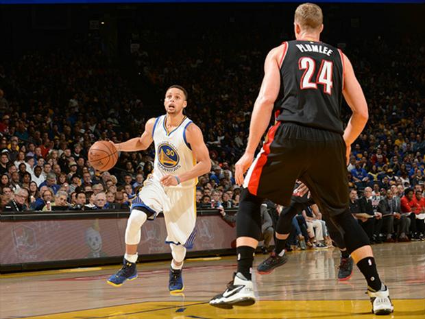 Time de Stephen Curry está a três vitórias de igualar recorde do Chicago Bulls de 1995/96