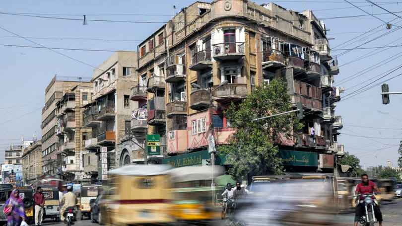 Fachada de prédio em Karachi, no Paquistão
