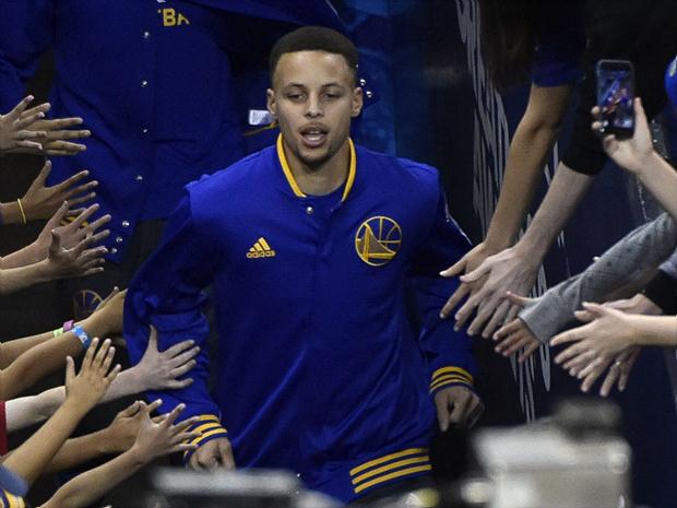 Stephen Curry novamente foi o destaque dos Warriors