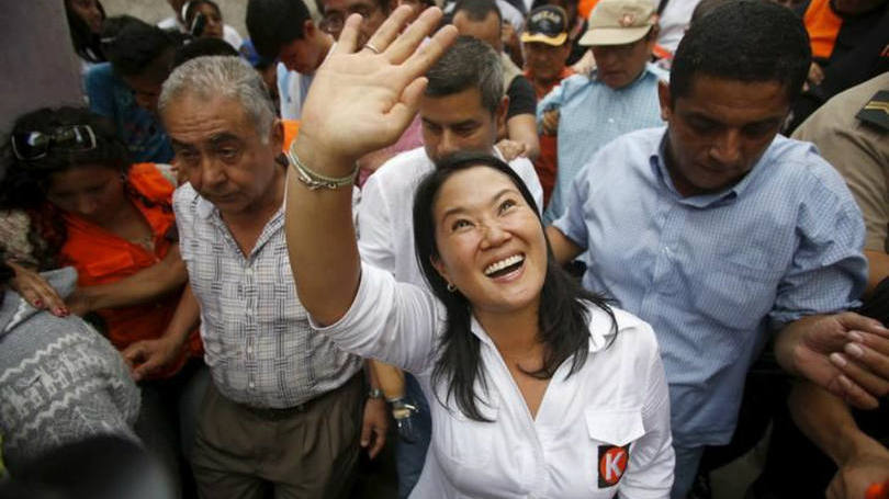 Keiko Fujimori durante campanha em Cerro San Cosme, Peru
