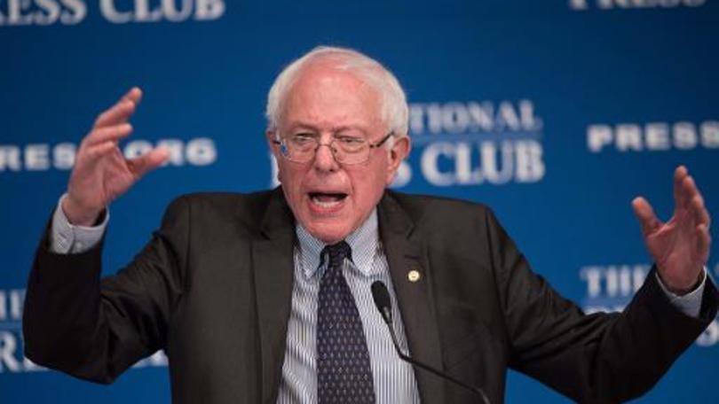 Bernie Sanders: "não é aceitável que tantos jovens sejam criminalizados por fumar maconha, enquanto os CEOs dos bancos que tiveram comportamentos ilegais e ajudaram a destruir nossa economia não sejam penalizados"